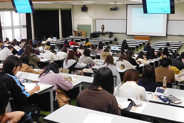 奈良女子大学「女性の働き方を考える」